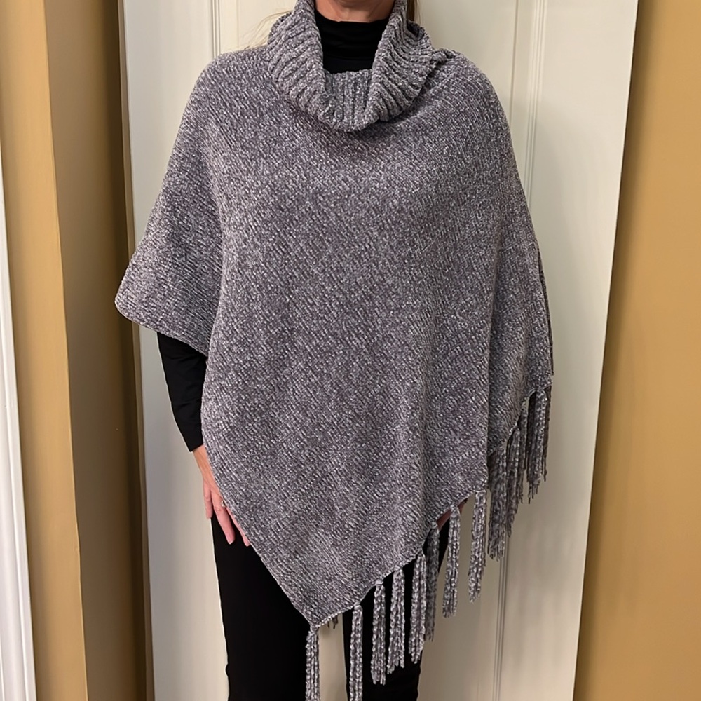 Gray Poncho with Fringe - Picture 3 of 14